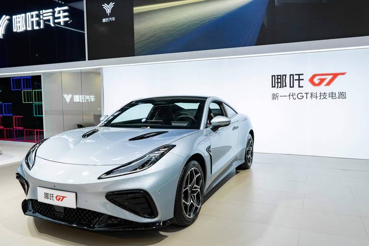 东莞南城区新天富企业管理咨询哪吒汽车在智能汽车领域的表现，领途汽车在新能源汽车市场中的影响力